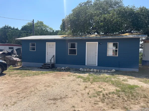 $925,000 | 792 Alamo Beach Road, Pipe Creek, TX 78063