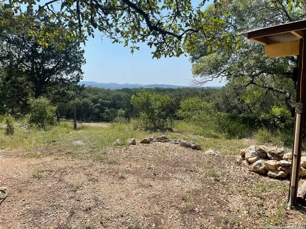 $925,000 | 792 Alamo Beach Road, Pipe Creek, TX 78063