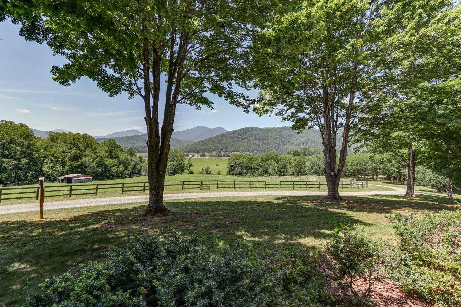 1361 Hurricane Creek Road Goode, VA 24556 - Photo 26 of 86