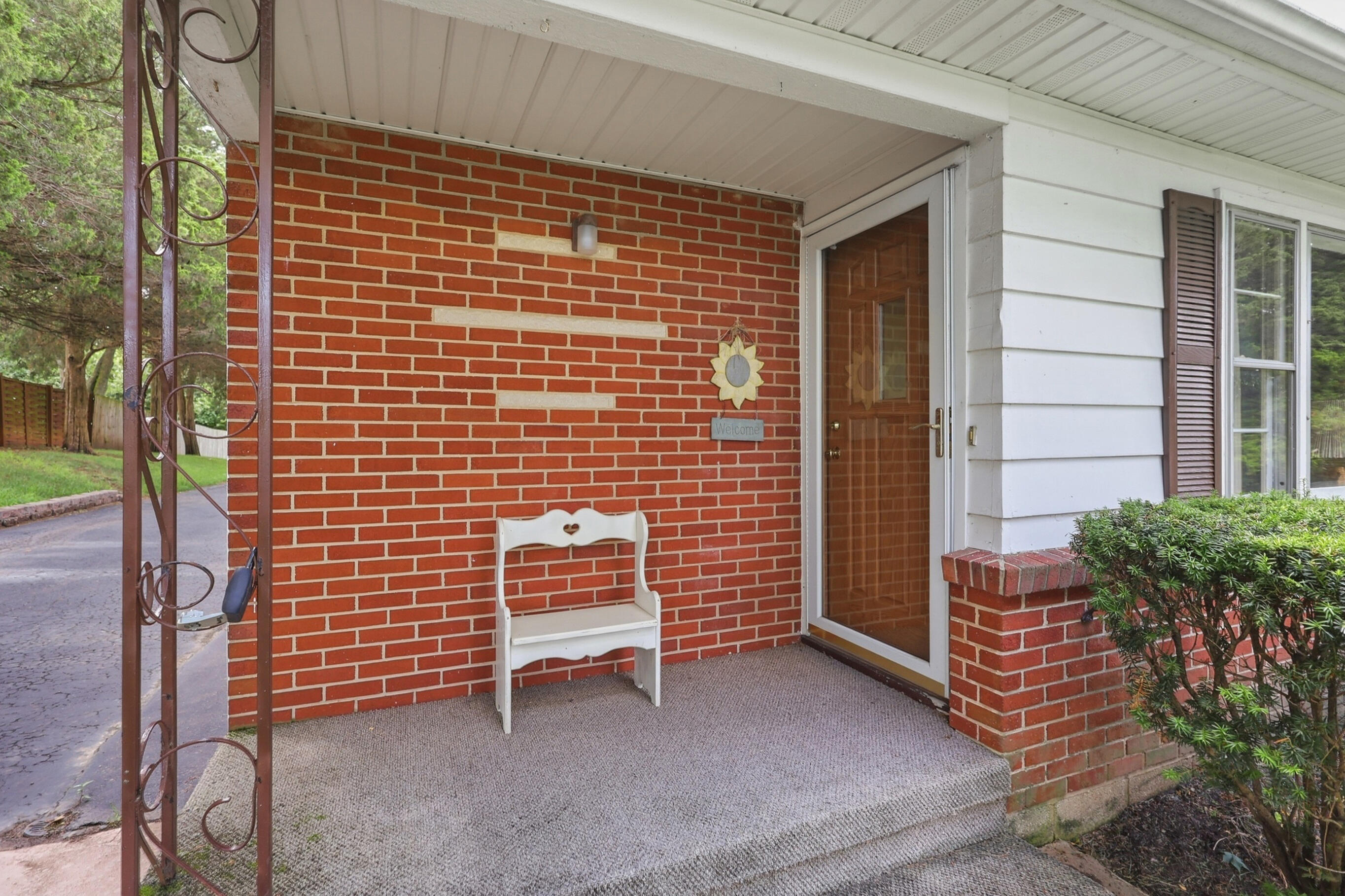 3059 Troehler Road Springfield, OH 45505 - Photo 4 of 39 001 (16)