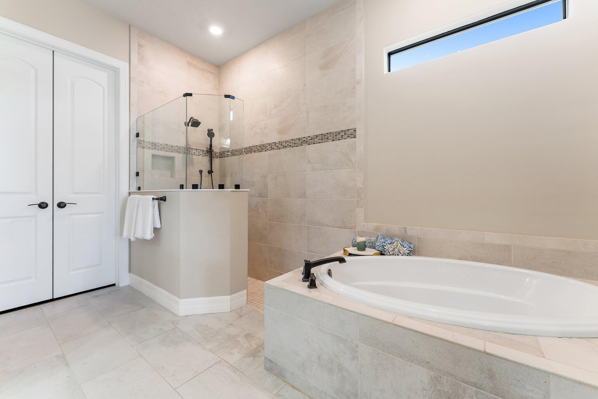 125 Indigo River Point Jupiter, FL 33478 - Photo 24 of 46 Primary Bathroom