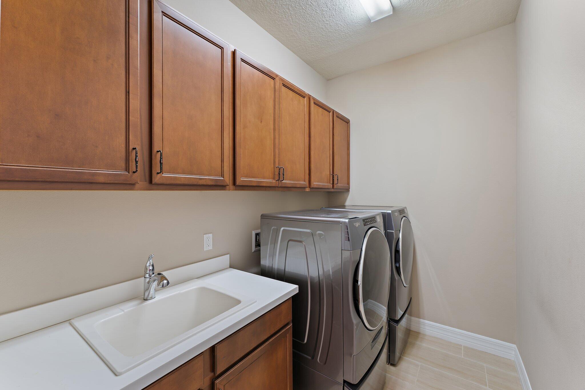 125 Indigo River Point Jupiter, FL 33478 - Photo 35 of 46 Laundry