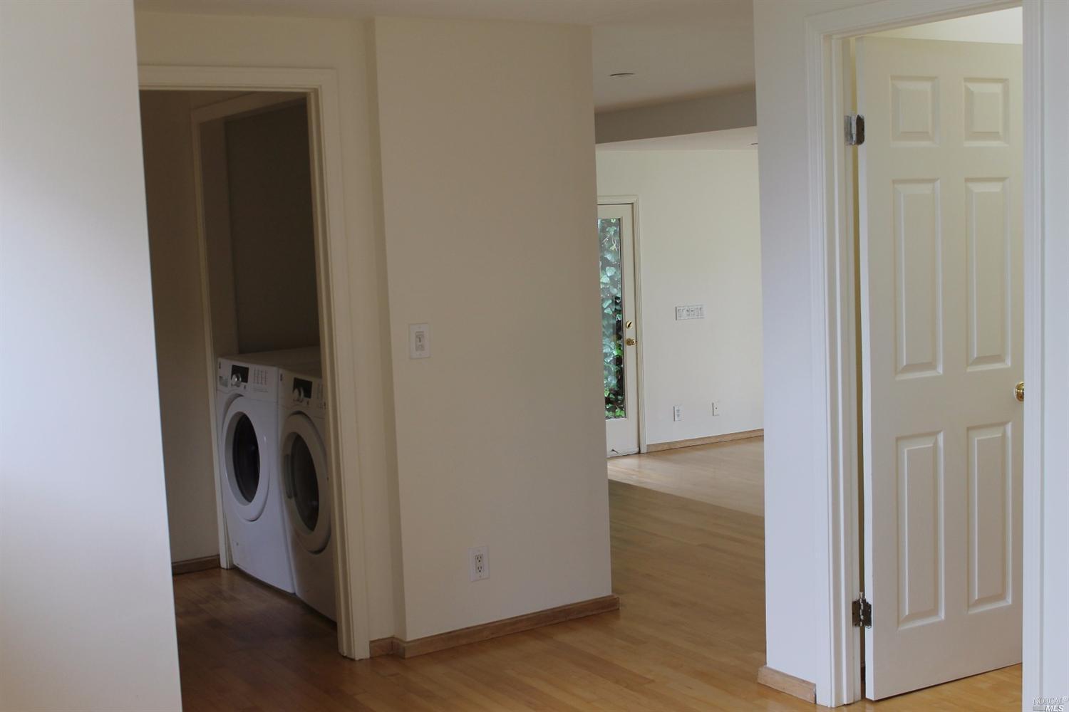 230 Diviso Street Tiburon, CA 94920 - Photo 4 of 42