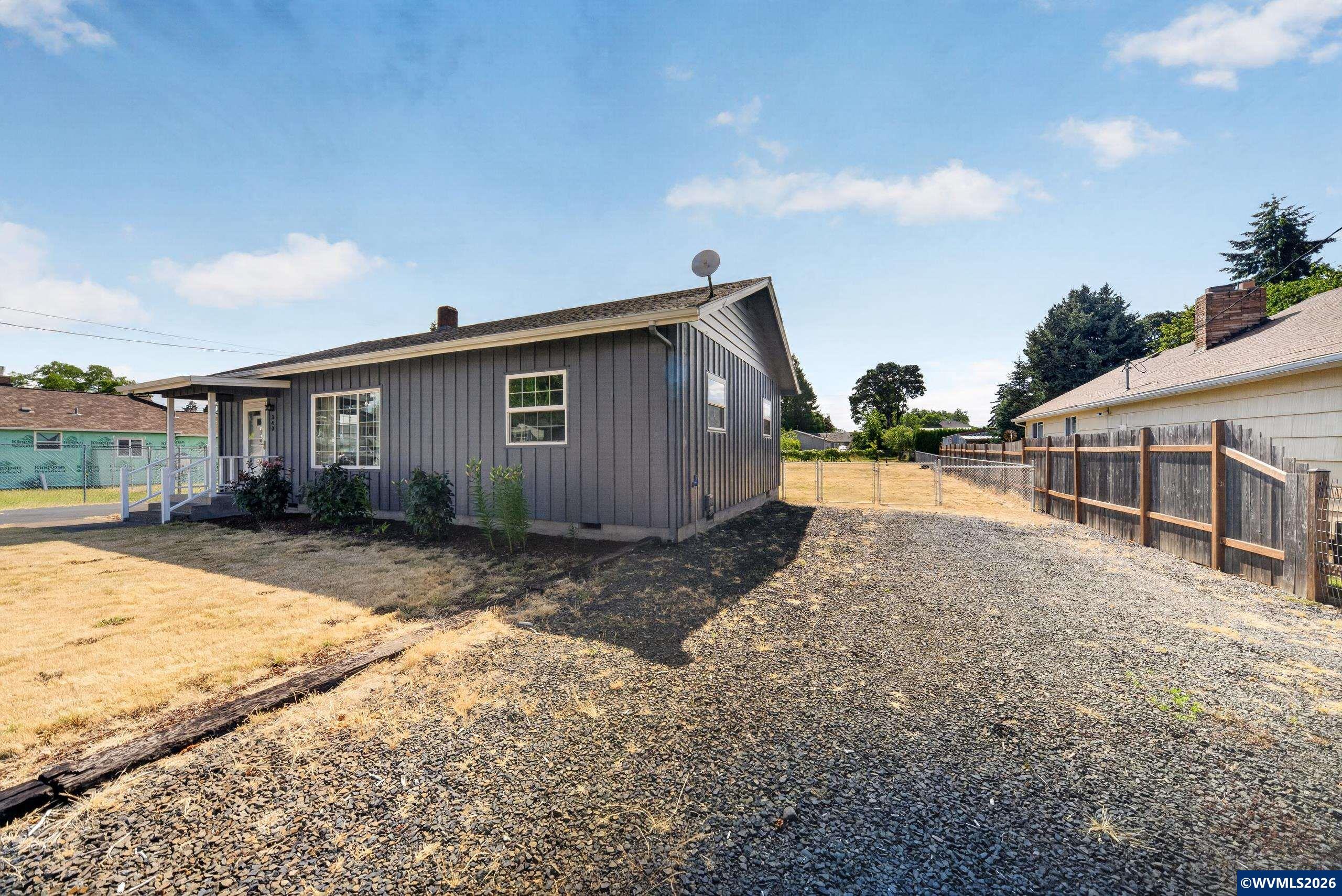 340 North 3rd Street Jefferson, OR 97352 - Photo 3 of 40