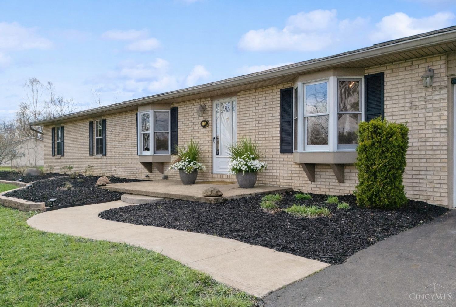 3907 Springboro Road Lebanon, OH 45036 - Photo 4 of 41