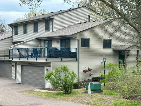 $275,000 | 4367 Arden View Drive, Arden Hills, MN 55112