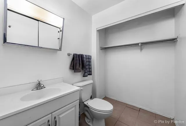 $160,000 | 4714 Northfox Lane, Unit 2, McHenry, IL 60050