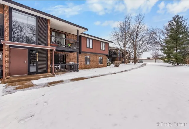 $160,000 | 4714 Northfox Lane, Unit 2, McHenry, IL 60050