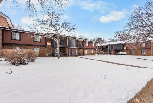 $160,000 | 4714 Northfox Lane, Unit 2, McHenry, IL 60050
