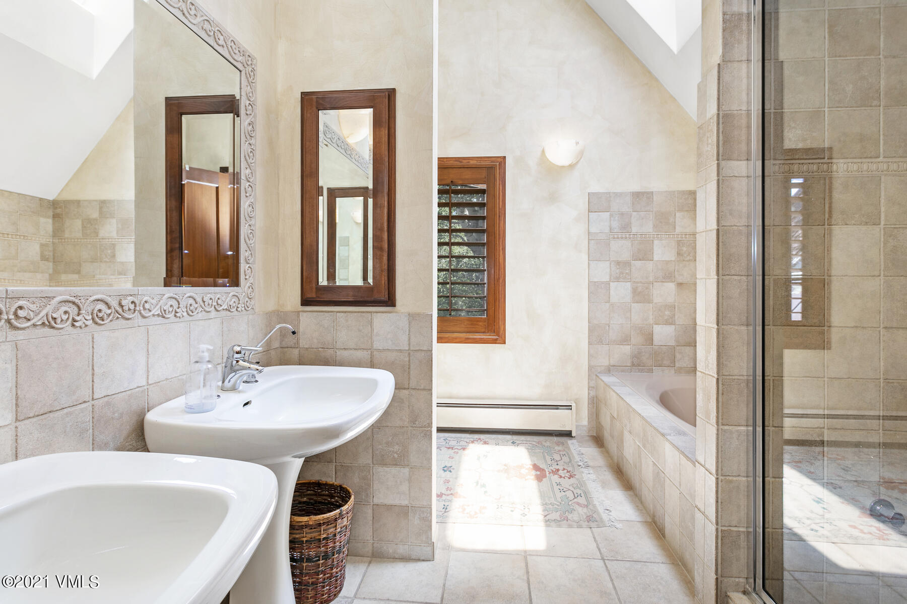 850 Eagle Drive Eagle-Vail, CO 81620 - Photo 20 of 44 a bathroom with a sink and a bathtub