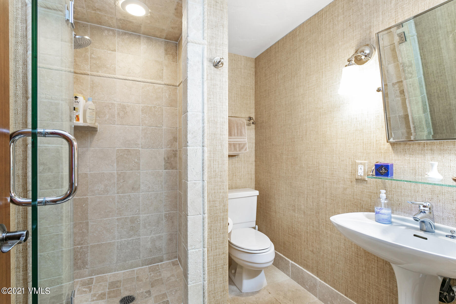 850 Eagle Drive Eagle-Vail, CO 81620 - Photo 24 of 44 a bathroom with a sink toilet and shower