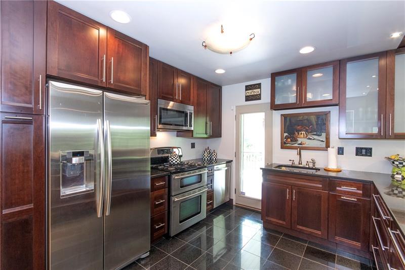1604 Branning Road Pittsburgh, PA 15235 - Photo 8 of 19 Gallery Image 8