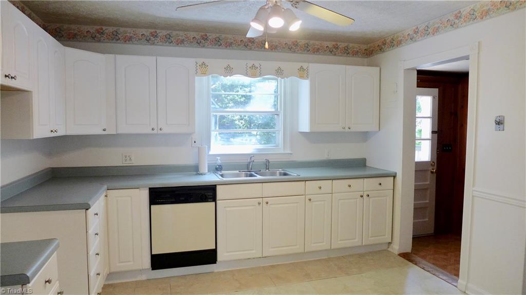 3702 Normandy Road Greensboro, NC 27408 - Photo 9 of 20 Gallery Image 9