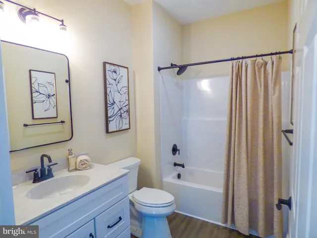 $499,900 | 616 Bluff Stone Drive, York, PA 17402