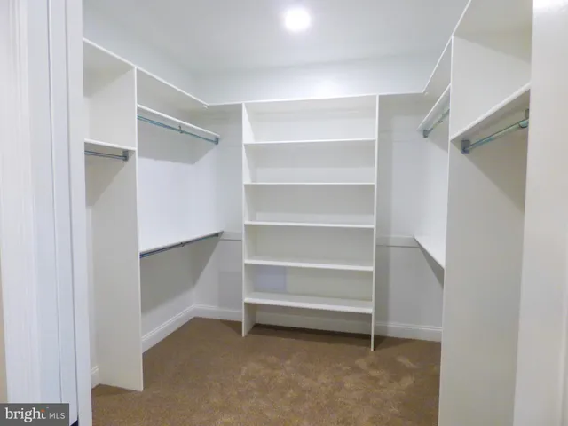 $499,900 | 616 Bluff Stone Drive, York, PA 17402