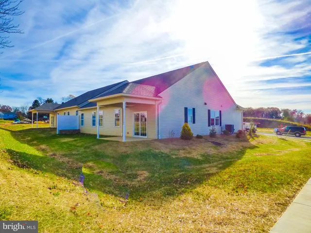 $499,900 | 616 Bluff Stone Drive, York, PA 17402