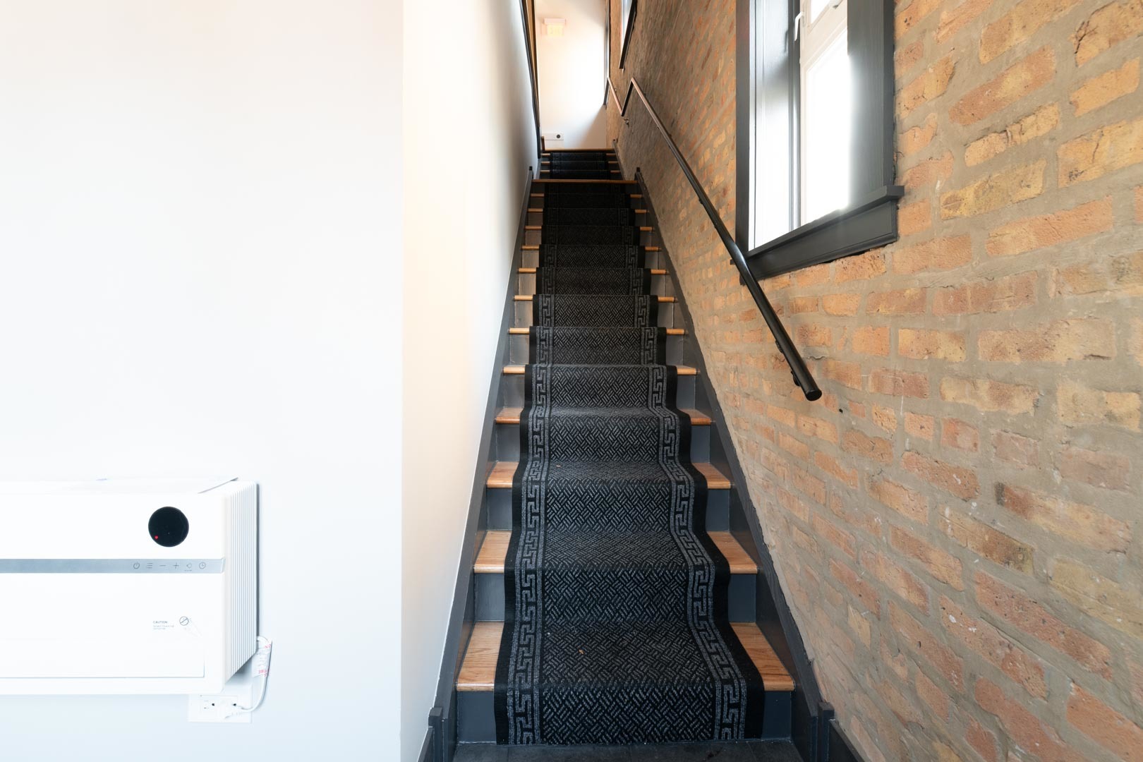 1303 West Flournoy Street, Unit 2F Chicago, IL 60607 - Photo 12 of 16 a view of entryway