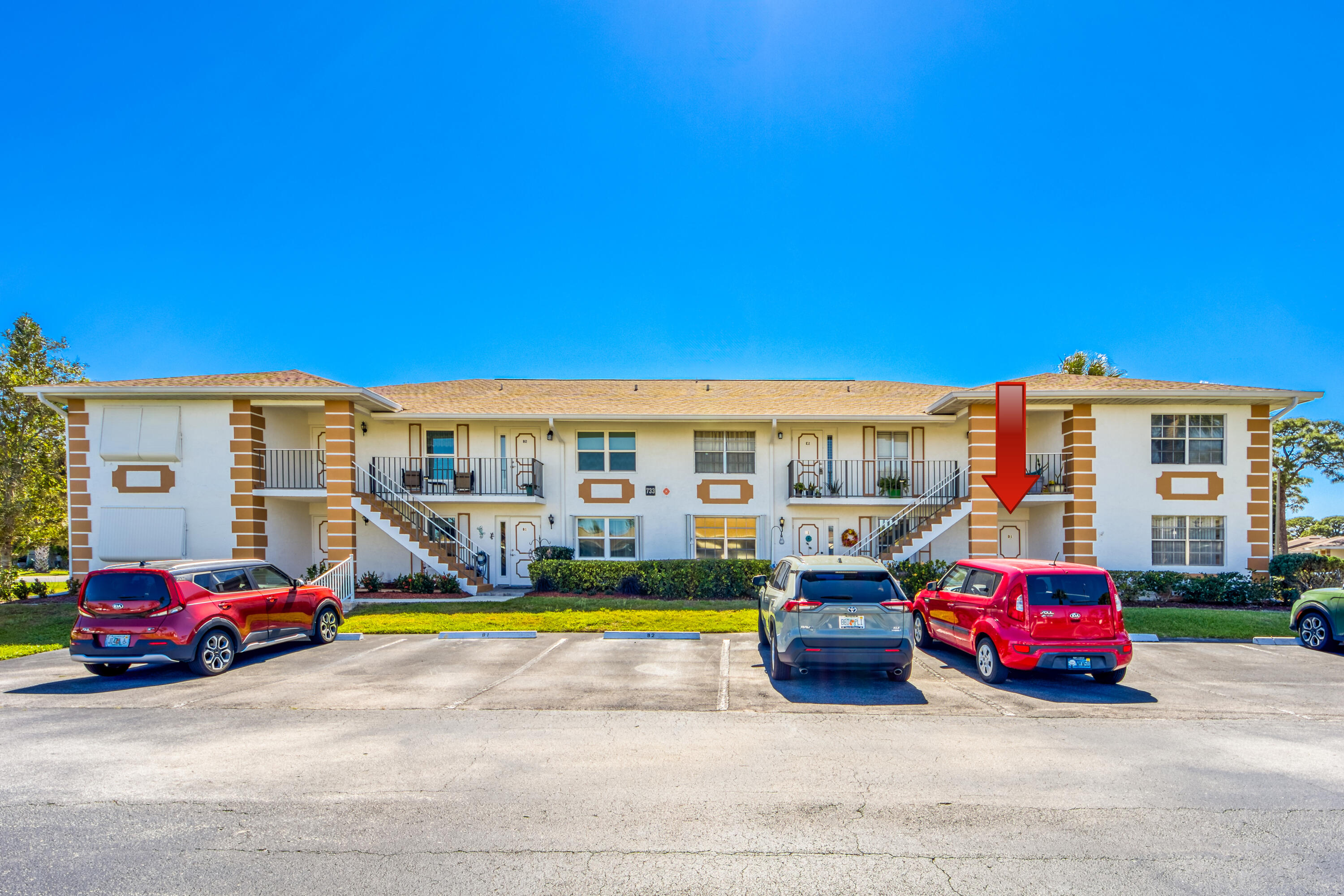 733 High Point Boulevard, Unit 1 Fort Pierce, FL 34982 - Photo 5 of 33 733 High Point Blvd-1_arrow
