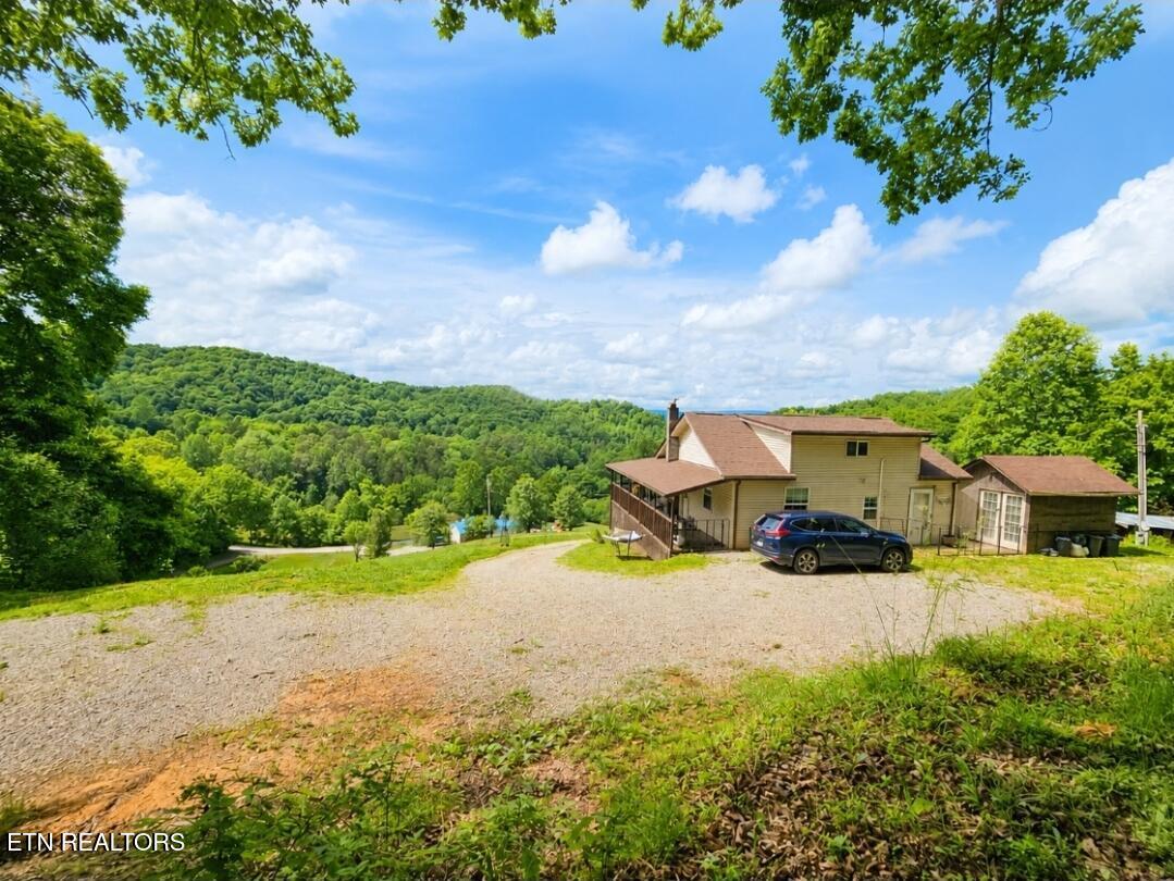 395 Cunningham Road Tazewell, TN 37879 - Photo 6 of 38 06_beyc6a1d02b2b3234