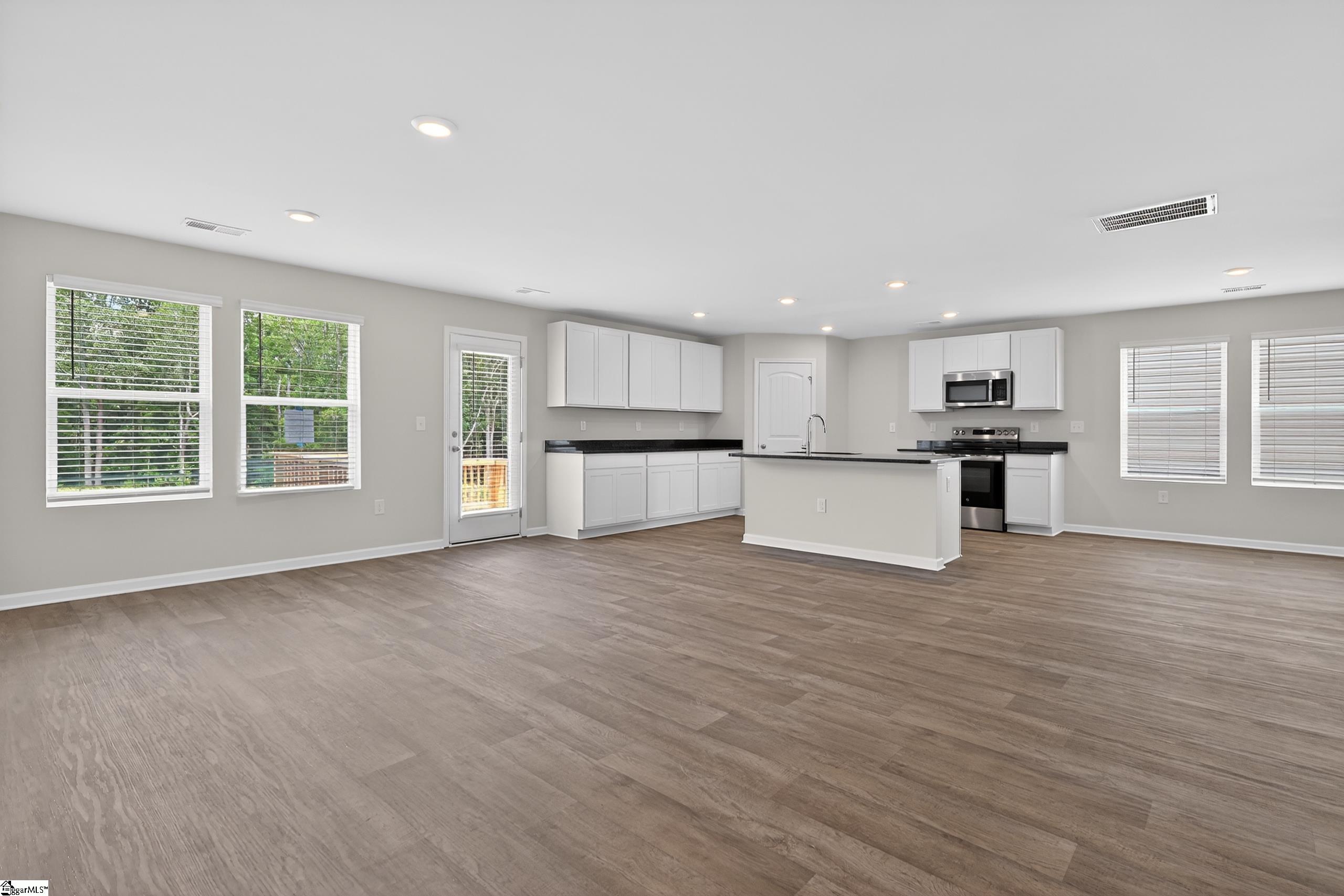 103 Spg Knl Way Fountain Inn, SC 29644 - Photo 11 of 30