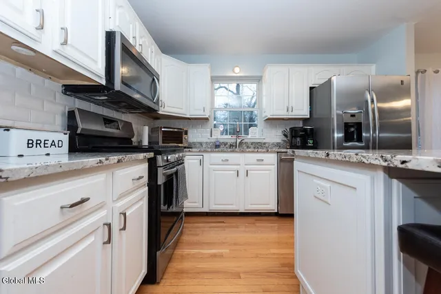 $525,000 | 13 Indian Maiden Pass, Altamont, NY 12009