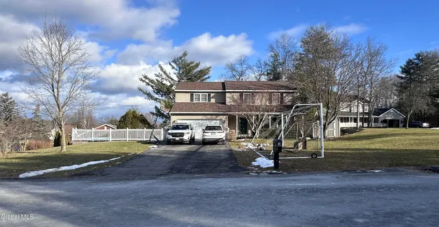 $525,000 | 13 Indian Maiden Pass, Altamont, NY 12009