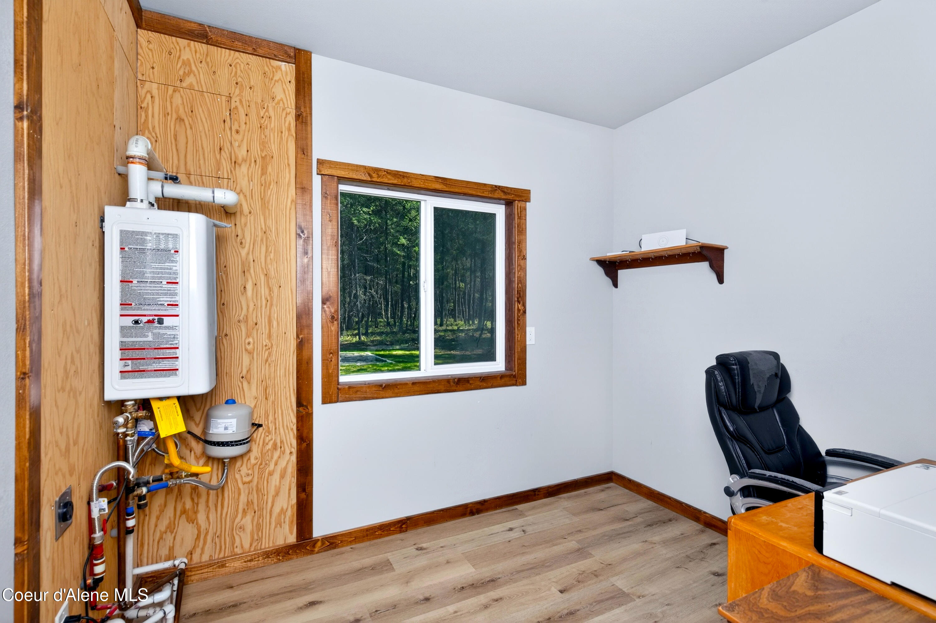 334 Hardy Loop Bonners Ferry, ID 83805 - Photo 18 of 33 017_Flex_Office_Room
