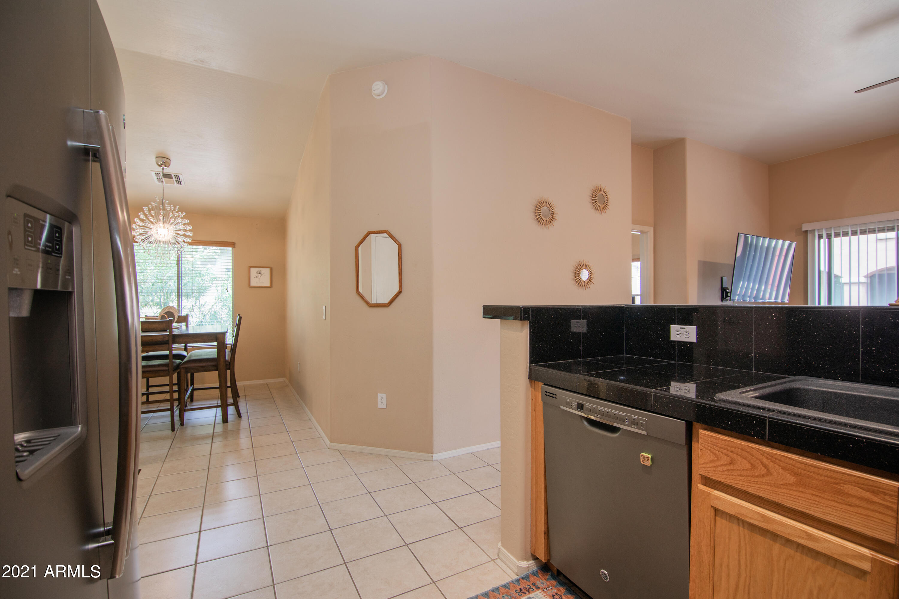 2150 East Bell Road, Unit 1008 Phoenix, AZ 85022 - Photo 8 of 32 kitchen/dining