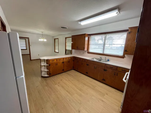 $1,400 | 8037 Florida Boulevard, Denham Springs, LA 70726