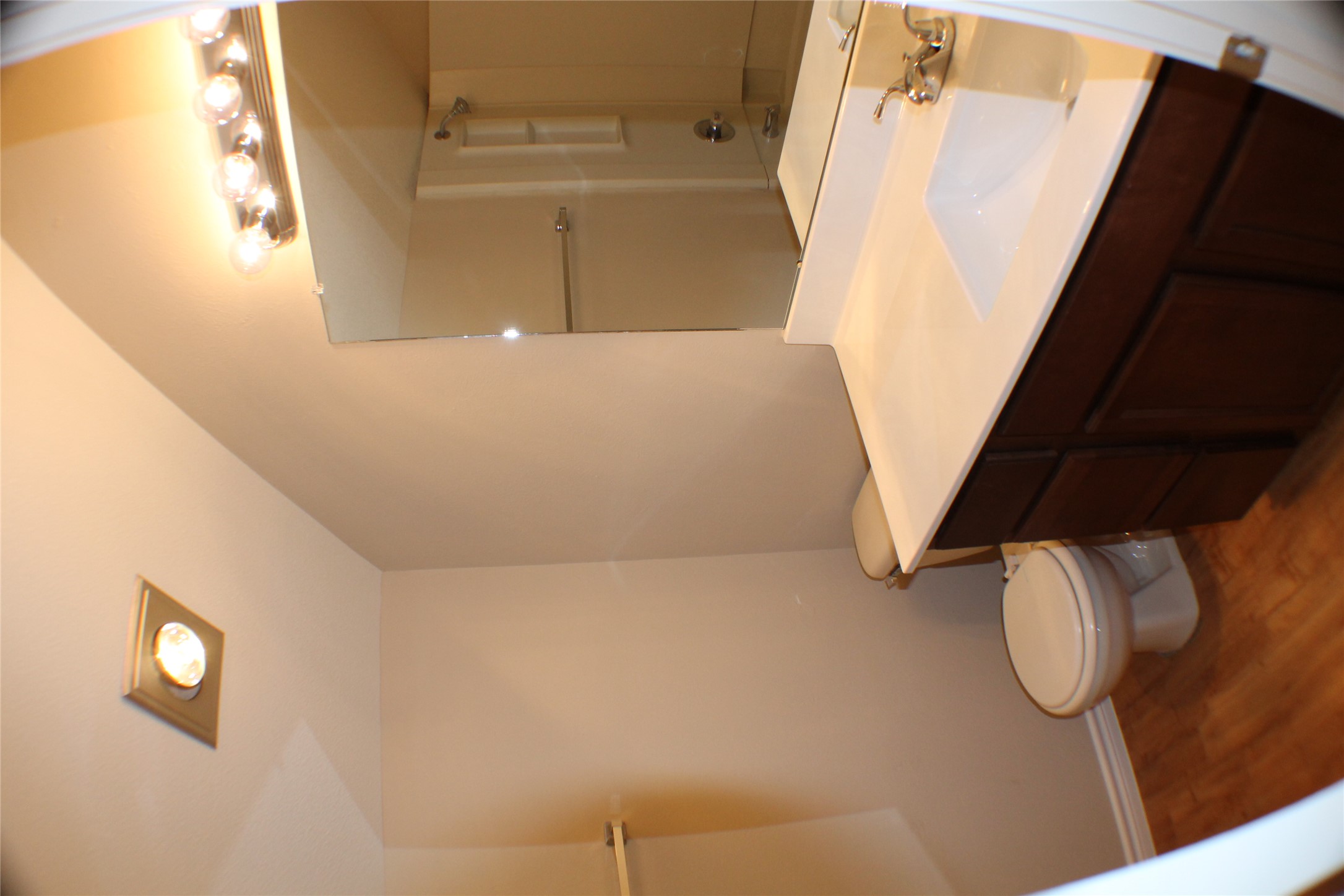12711 Rampart Street Austin, TX 78727 - Photo 19 of 23 Upstairs full bath