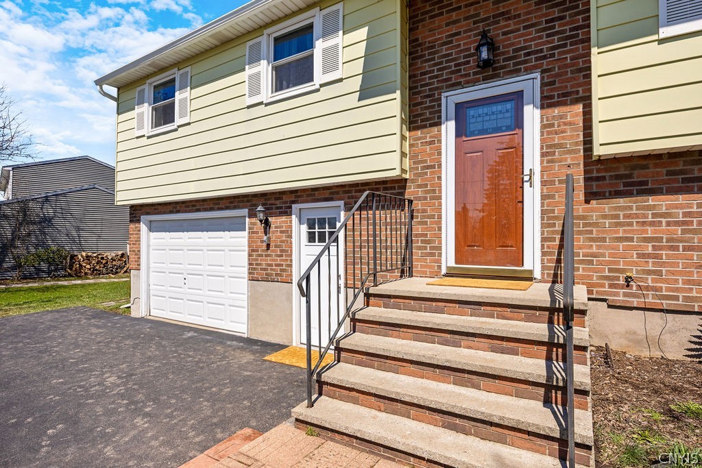 4840 O Donnell Street Clay, NY 13088 - Photo 2 of 36