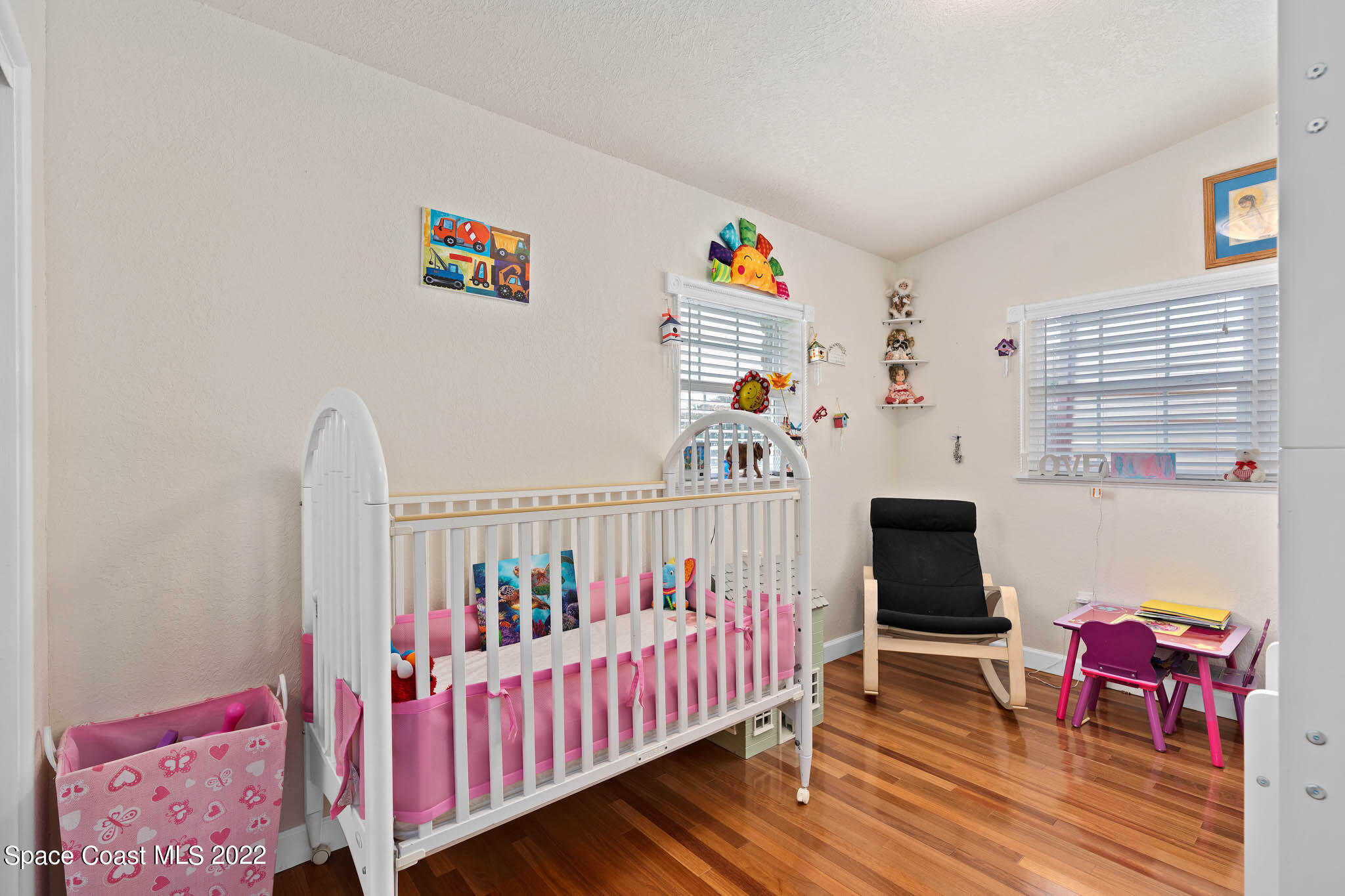 911 Bear Lake Road Apopka, FL 32703 - Photo 18 of 33 a bedroom with furniture and a window