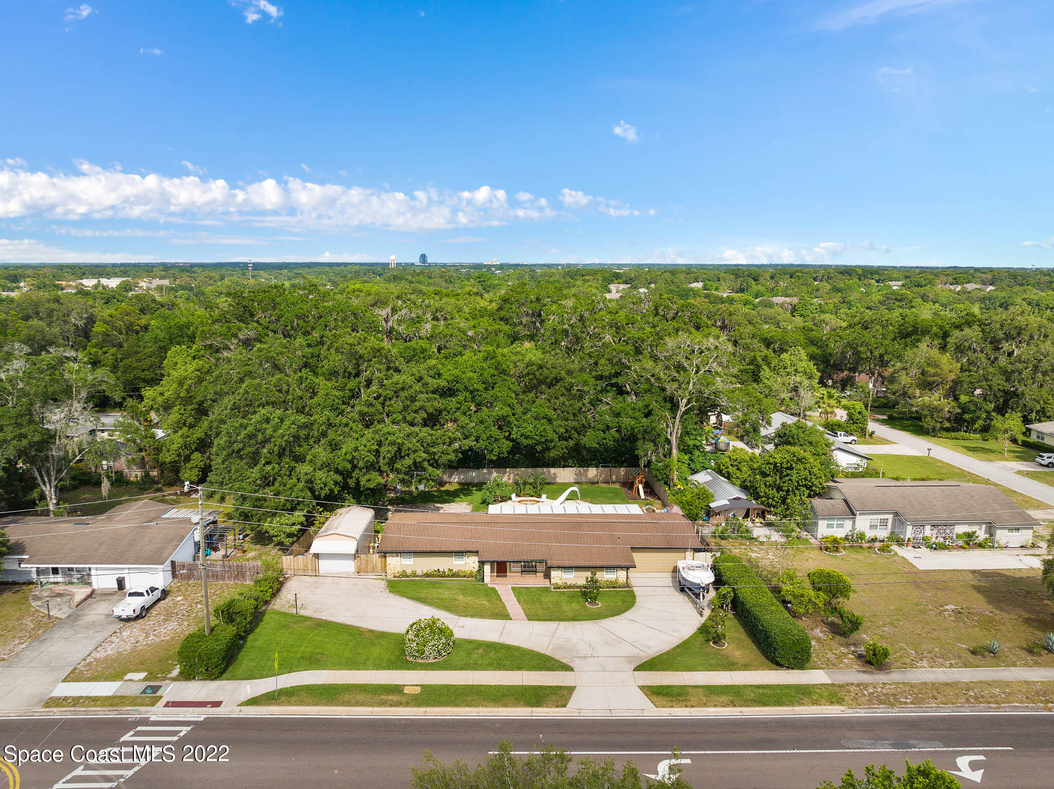 911 Bear Lake Road Apopka, FL 32703 - Photo 4 of 33 a view of a city