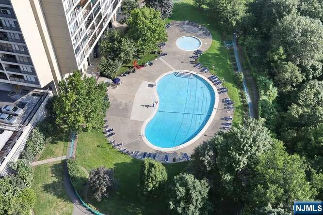 2 Horizon Road, Unit 404 Fort Lee, NJ 07024 - Photo 25 of 30 an aerial view of a house
