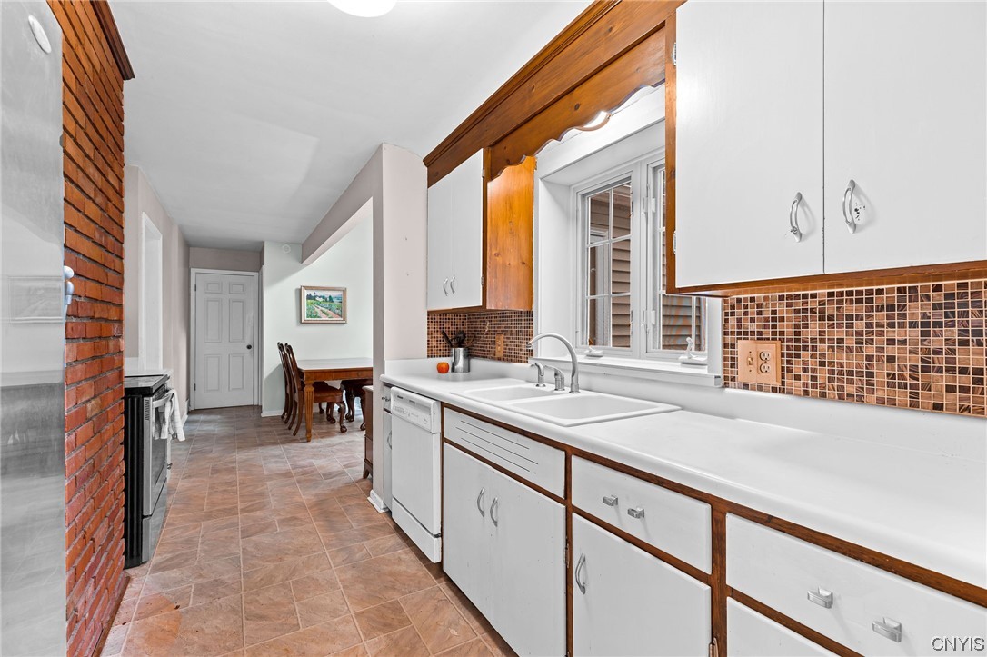 17 Falling Creek Road Perinton, NY 14534 - Photo 12 of 50