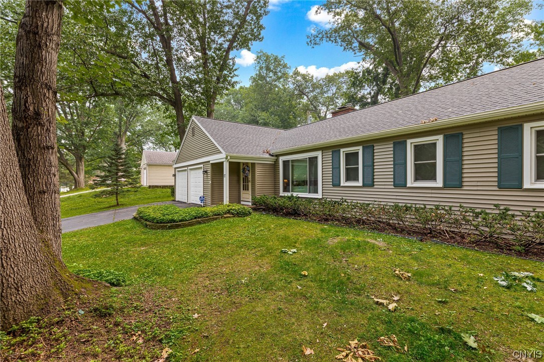 17 Falling Creek Road Perinton, NY 14534 - Photo 3 of 50