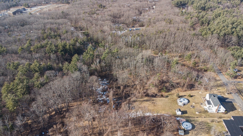 365 Hollis Road Lunenburg, MA 01462 - Photo 4 of 9