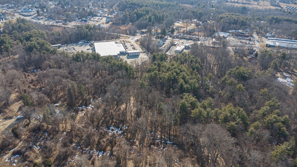 365 Hollis Road Lunenburg, MA 01462 - Photo 8 of 9