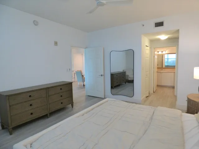 $5,000 | 802 West Windward Way, Unit 303, Lantana, FL 33462