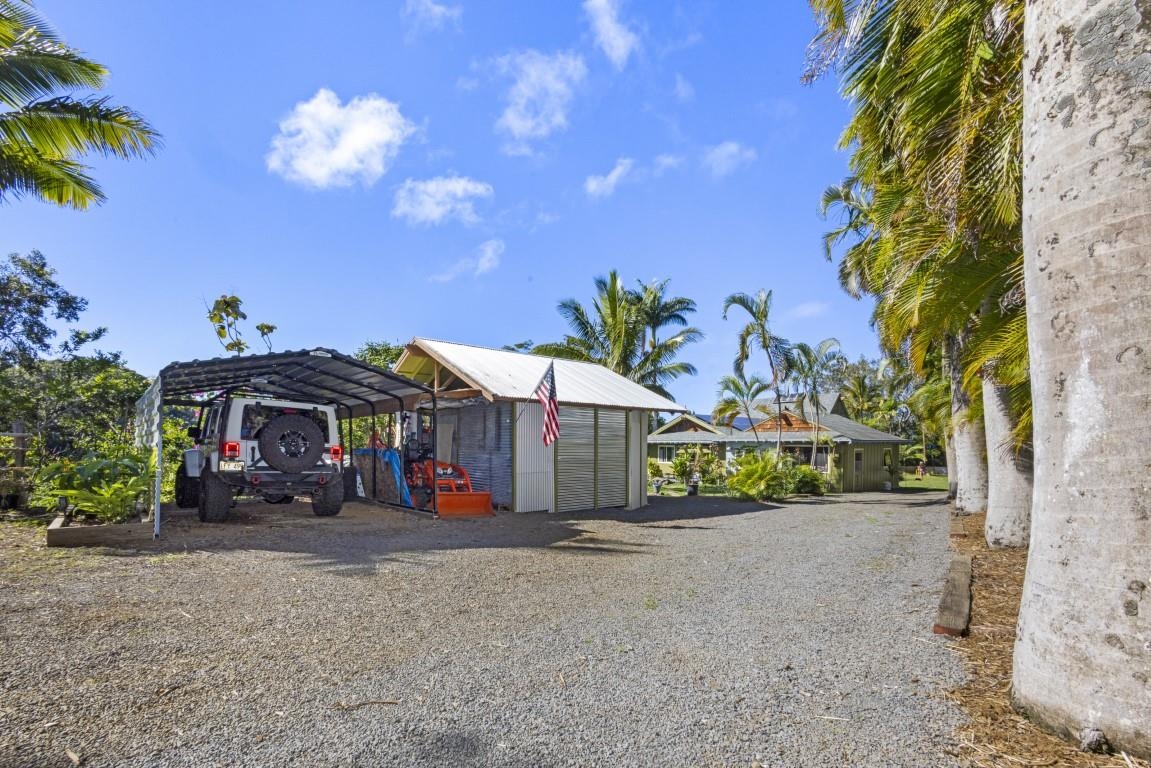 690 East Kuiaha Road Haiku, HI 96708 - Photo 5 of 30 a view of a house with a street