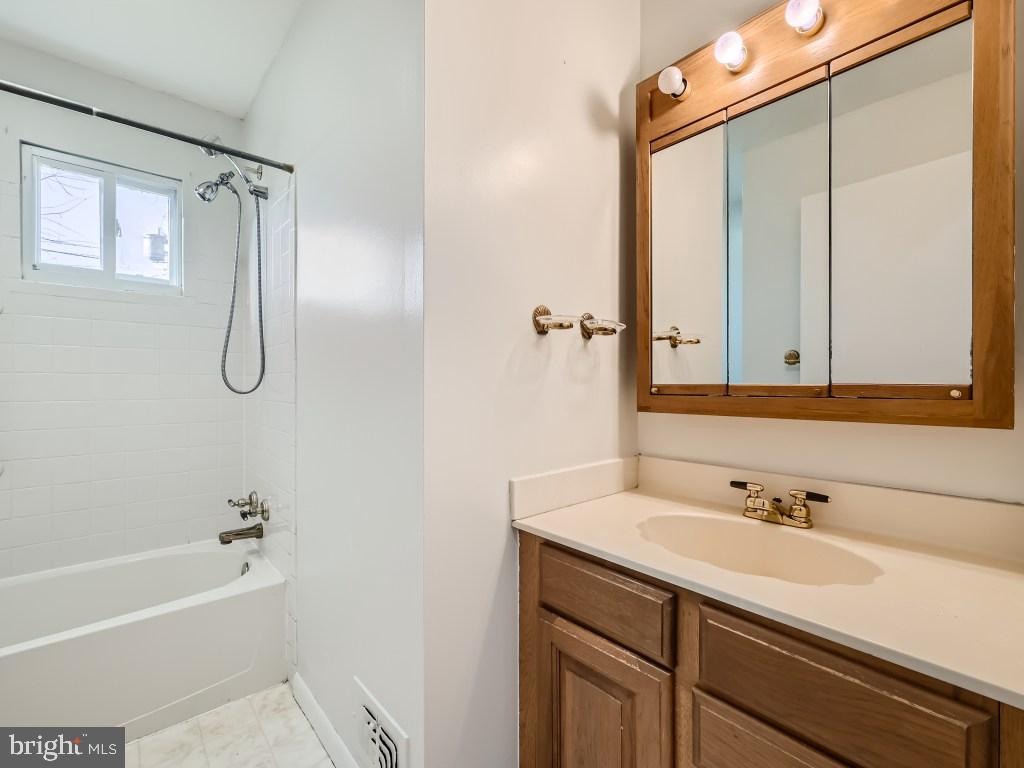 3314 Hillsmere Road Gwynn Oak, MD 21207 - Photo 20 of 29 Full Bath