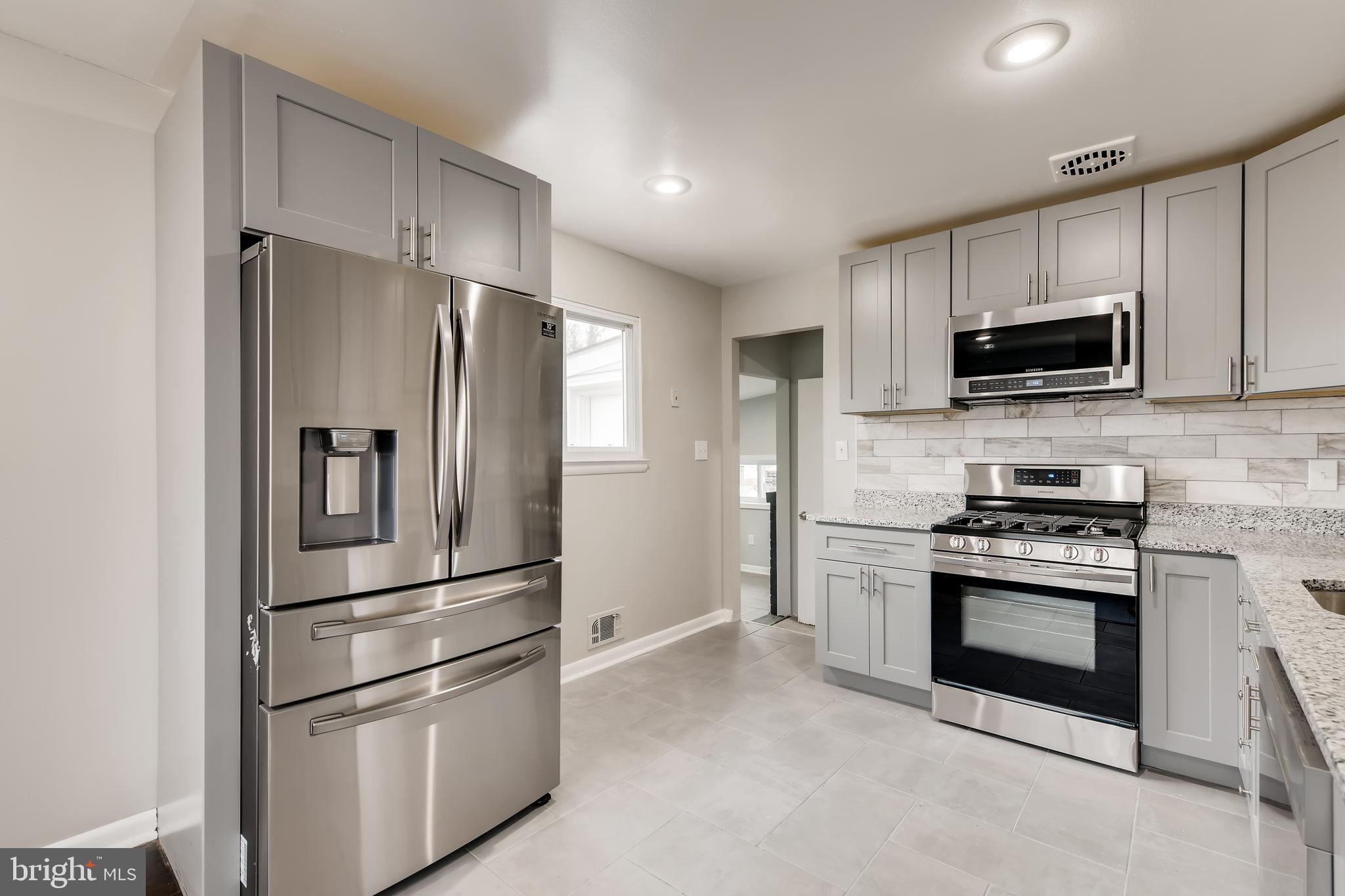 3314 Hillsmere Road Gwynn Oak, MD 21207 - Photo 3 of 29 Kitchen w/Stainless appliances