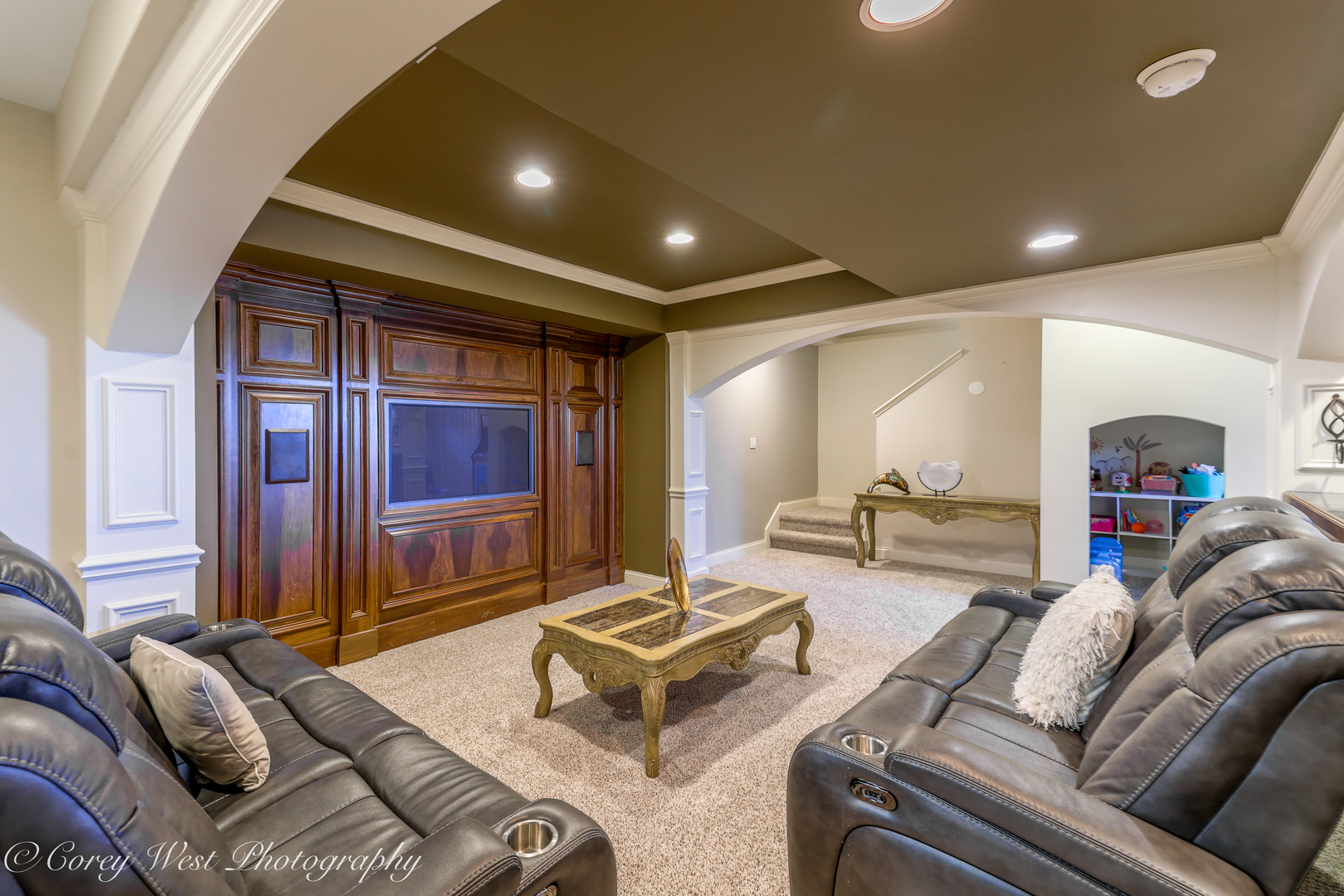 801 Citizen Avenue Elburn, IL 60119 - Photo 38 of 49 a living room with furniture