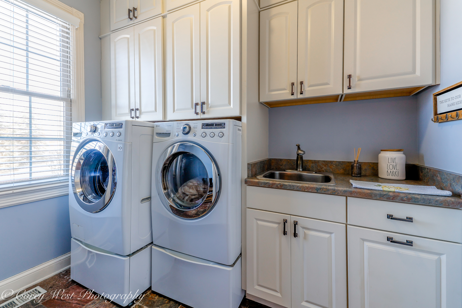 801 Citizen Avenue Elburn, IL 60119 - Photo 43 of 49 a utility room with cabinets