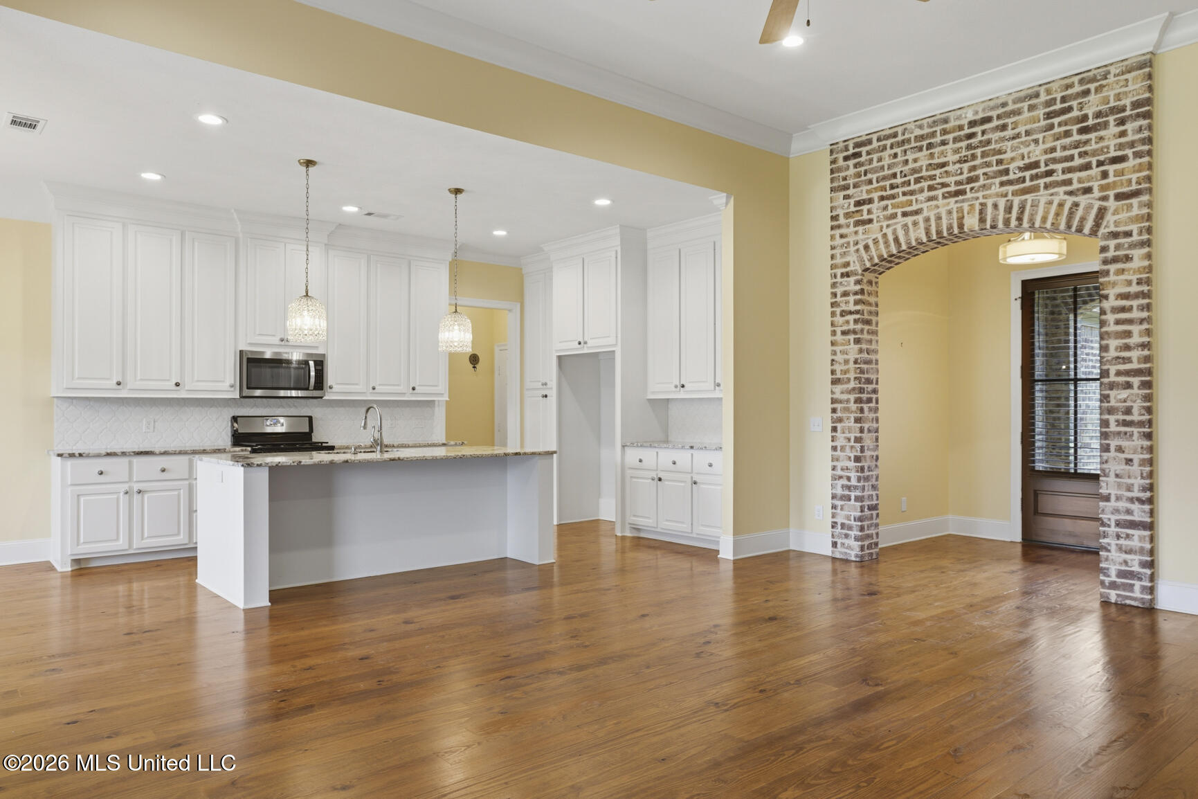 174 Falls Crossing Madison, MS 39110 - Photo 2 of 37 174 Falls Crossing-5