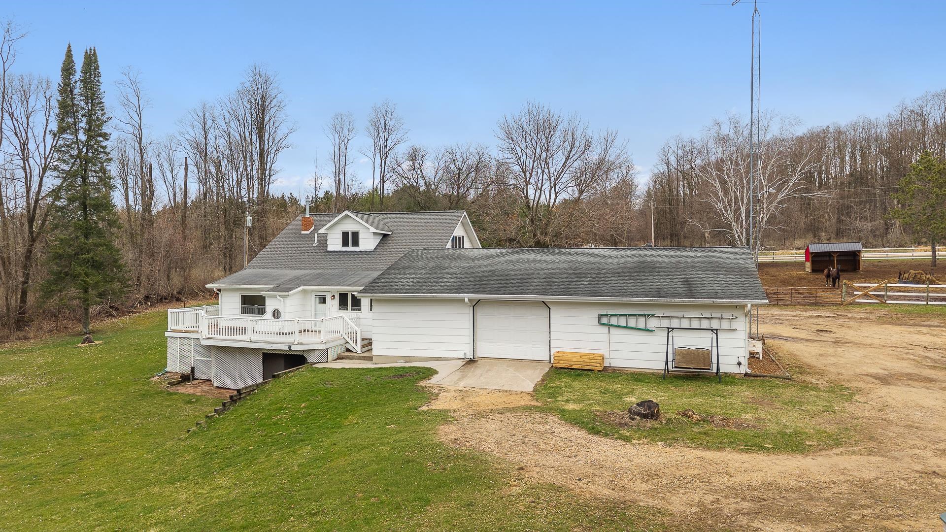 1135 County Rd K Wisconsin Dells, WI 53965 - Photo 3 of 81