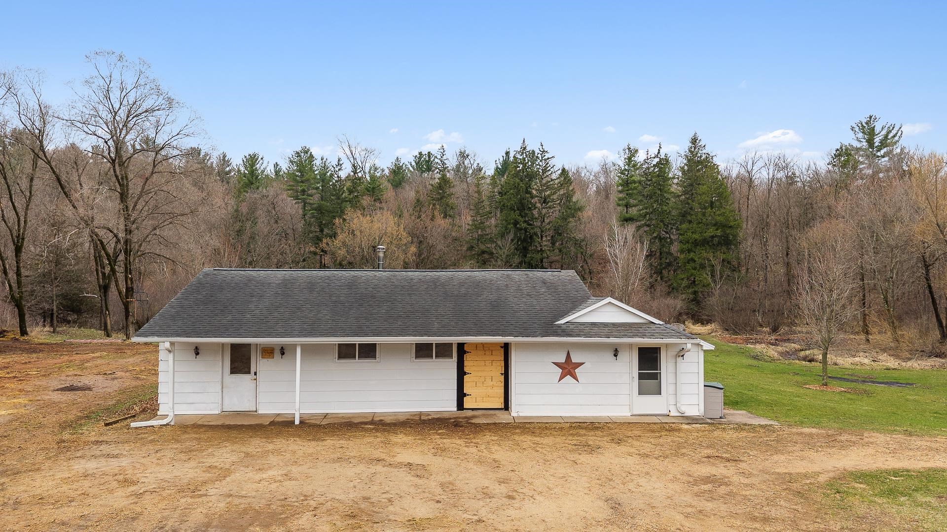 1135 County Rd K Wisconsin Dells, WI 53965 - Photo 4 of 81