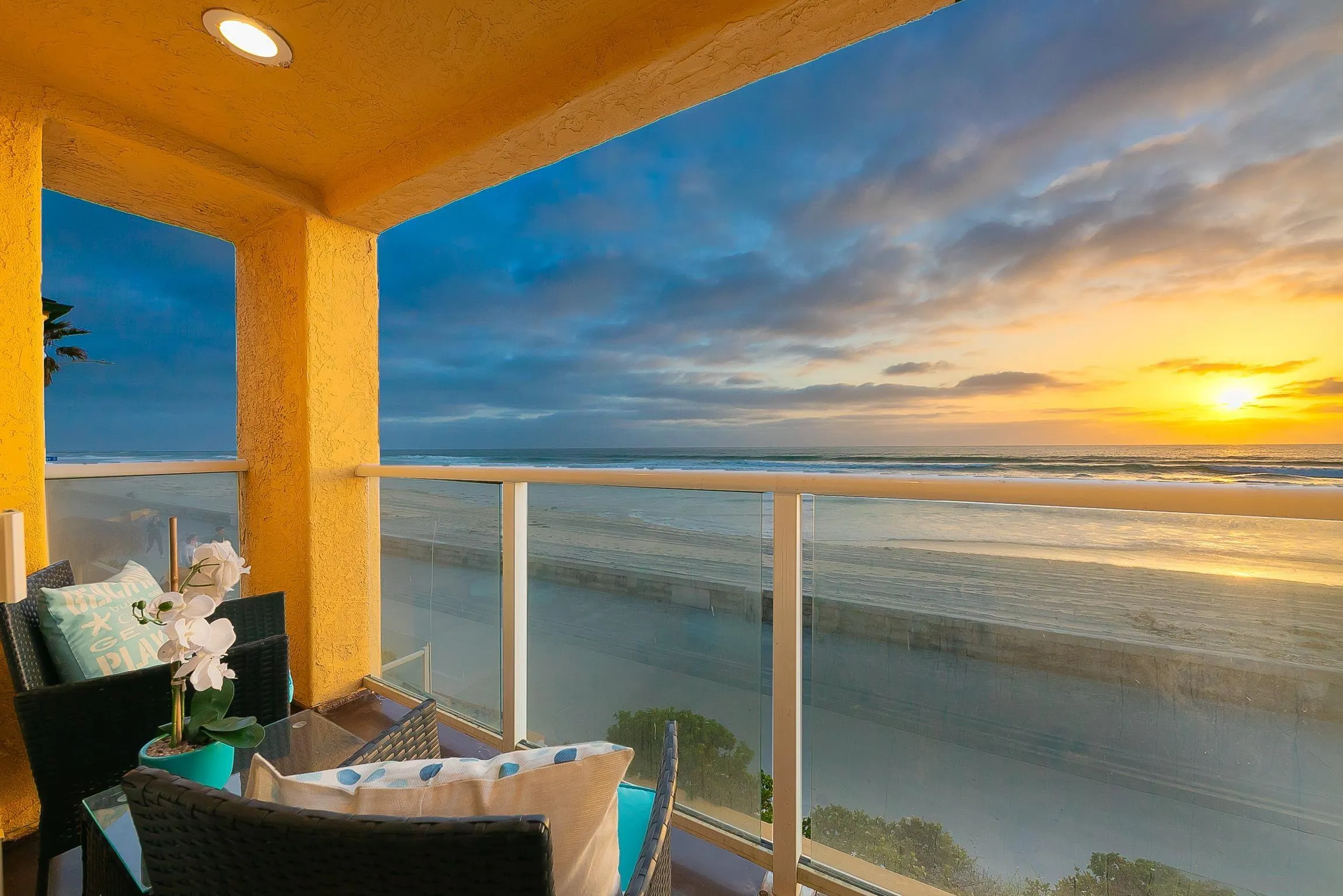 3537 Ocean Front Walk San Diego, CA 92109 - Photo 33 of 51 a view of balcony with a potted plant