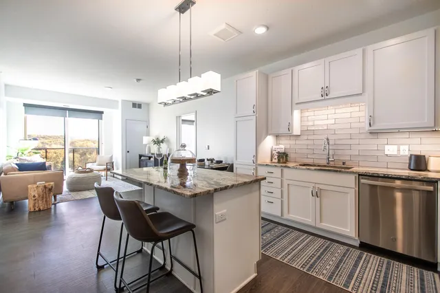 $3,730 | 12610 Ridgedale Drive, Unit 324, Minnetonka, MN 55305