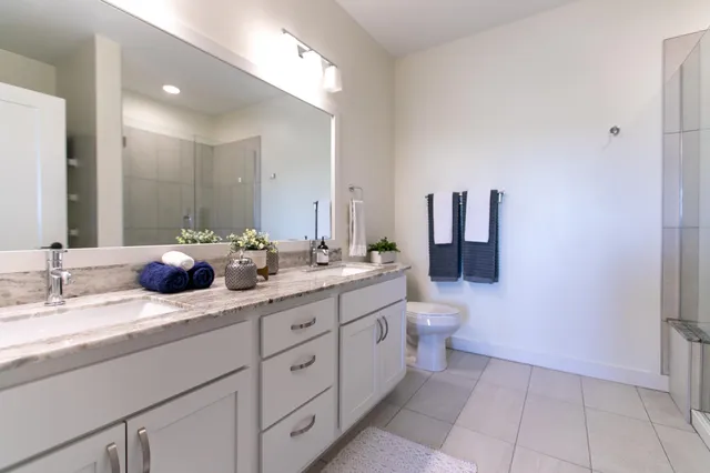 $3,730 | 12610 Ridgedale Drive, Unit 324, Minnetonka, MN 55305